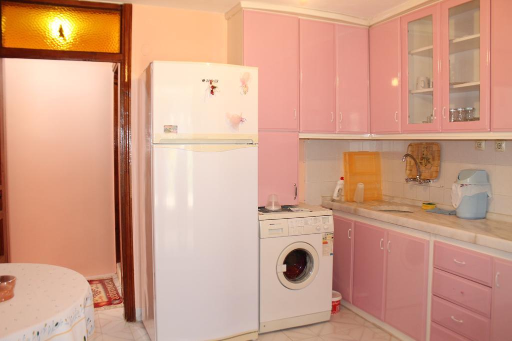 Keramos Pansiyon Finike Exterior photo